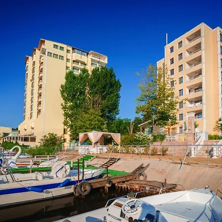 Szálloda Perla Royal Primorszko